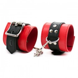 MUÑEQUEAS ROJOS  Y NEGROS